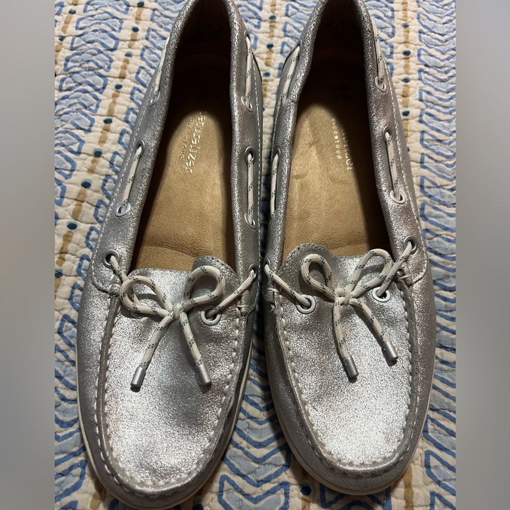 Naturalizer, silver metallic boat shoes 8W